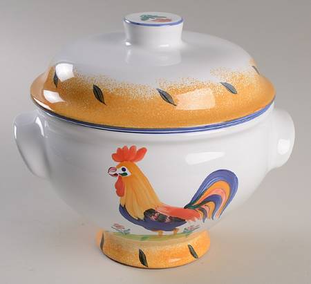 Royal Rooster Round Covered Vegetable