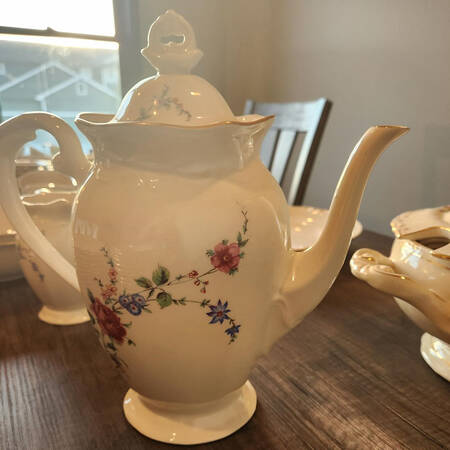 POL27 Coffee Pot & Lid