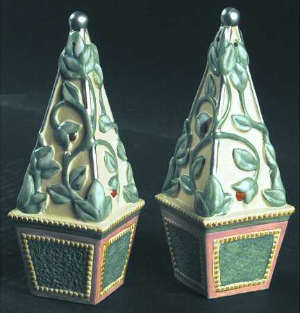 French Quarter (Stoneware) Sculpted Salt & Pepper Set