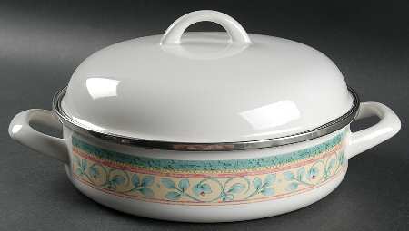 French Quarter (Stoneware) 3 Quart Metal Covered Casserole