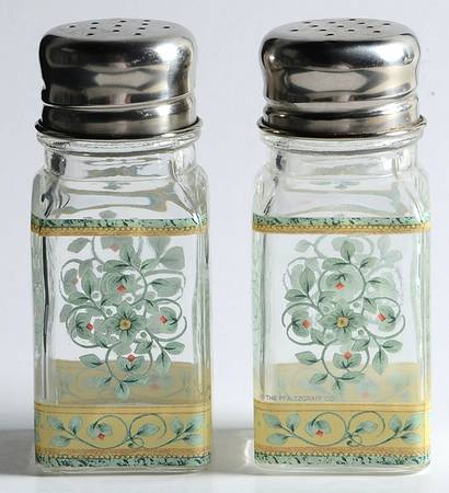 French Quarter (Stoneware) Glassware Salt and Pepper Set