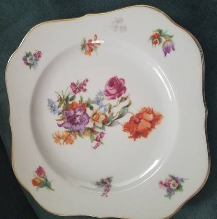 PUN50 Square Salad Plate