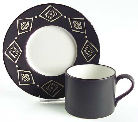 Bongo (Black) Flat Cup & Saucer Set