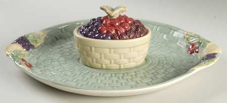 Jamberry (3 Piece) Embossed Cracker & Dip Set