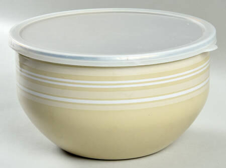 Cappuccino 7 3/4" Metal Bowl W/Plastic Lid