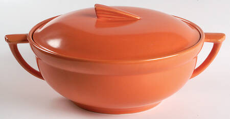 Caliente Tangerine Red (Shell Crest) 1.5 Qt Round Covered Vegetable