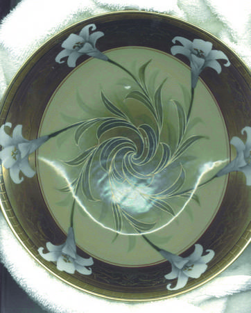 Easter Lily 9" Round Vegetable Bowl