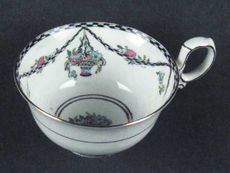 7084 Footed Cup