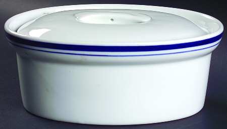 Club Blue 1.75 Quart Oval Covered Casserole