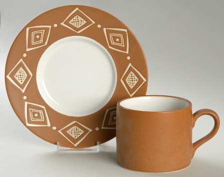 Bongo (Brown) Flat Cup & Saucer Set