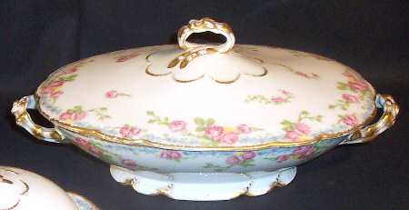 POY285 Oval Covered Vegetable