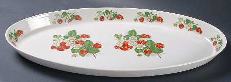 Strawberries 18" Oval Baker