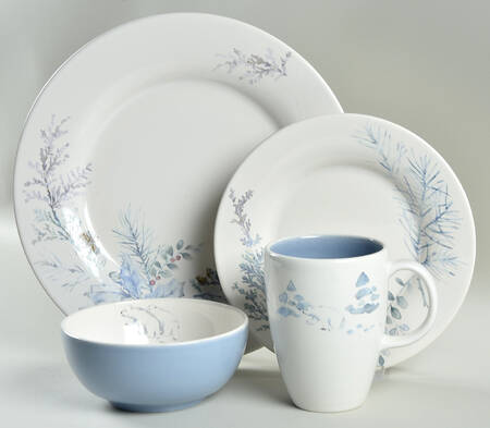 Winter Frost 32 Piece Estate Set