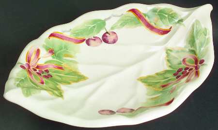 Jamberry Holiday Leaf Shaped Dish