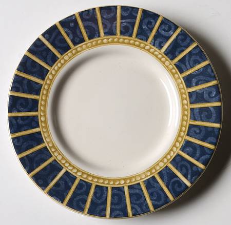 Royal Holiday Saucer