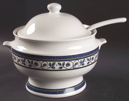 Orleans Tureen & Lid w/Ladle