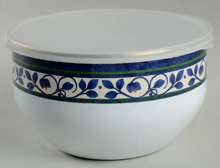 Orleans 7 3/4" Metal Bowl W/Plastic Lid