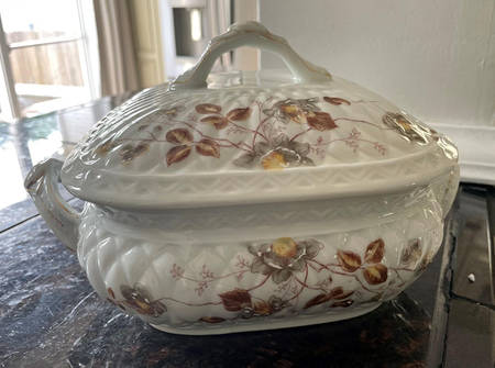 PHL17 Sauce Boat & Lid