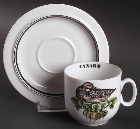 Service Chasse Flat Demitasse Cup & Saucer Set