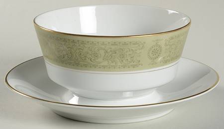 Della Robbia Gravy Boat with Attached Underplate