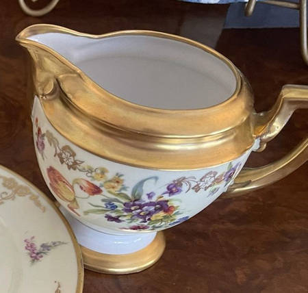 10121 (Cream Rim) Creamer