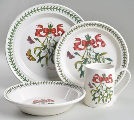 Botanic Garden Mistletoe 4 Piece Place Setting