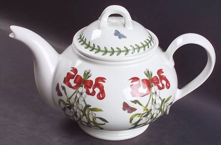 Botanic Garden Mistletoe Teapot & Lid