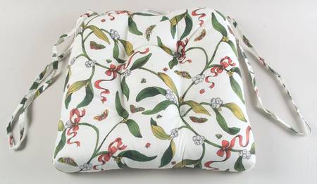 Botanic Garden Mistletoe Dining Chair Pad with Ties