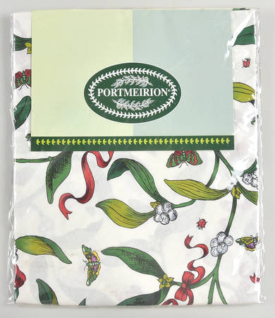 Botanic Garden Mistletoe 60" Round Tablecloth