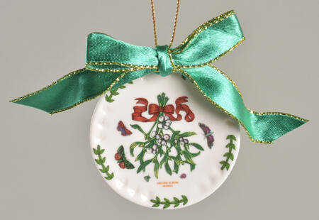Botanic Garden Mistletoe Plate Shape Ornament