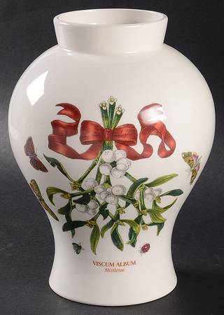 Botanic Garden Mistletoe 8" Vase