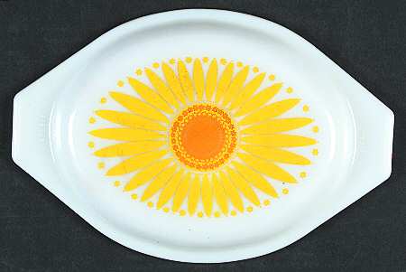 Daisy Lid for 2.5 Quart Oval Covered Casserole