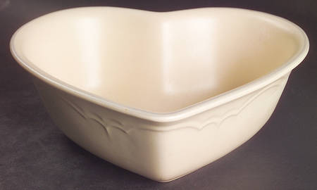 PFA46 8" Heart Shaped Bowl