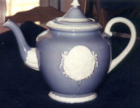 PUN73 Teapot & Lid