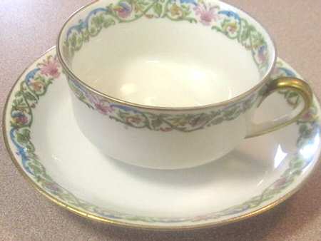 PL24 Flat Cup & Saucer Set
