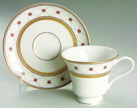 Katarina Footed Cup & Saucer Set