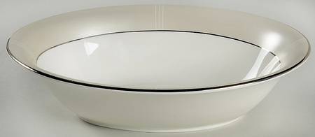 Solstice 9" Oval Vegetable Bowl