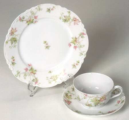 PLE4 Flat Cup & Saucer Set