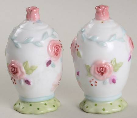 Charlotte Sculpted Salt & Pepper Set