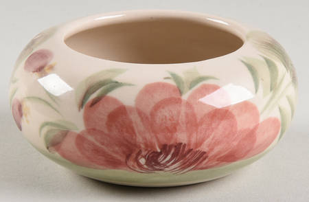Meadows Cupped Bowl