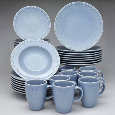 Water's Edge Surf 32 Piece Estate Set