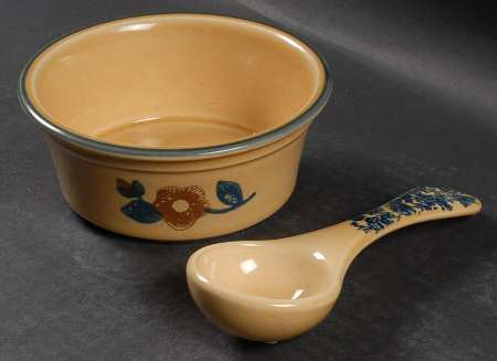 America (By Request 2004) Dip/Salsa Crock & Ladle