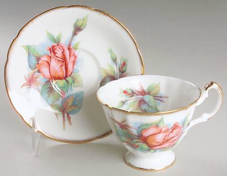 Rendezvous Footed Cup & Saucer Set