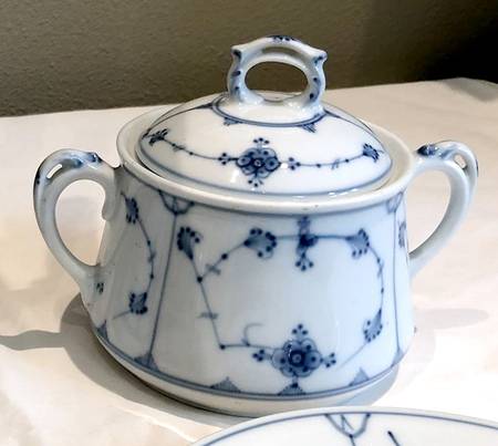 PRG5 Rimmed Sugar Bowl & Lid