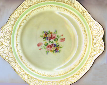 X2886 Handled Cake Plate