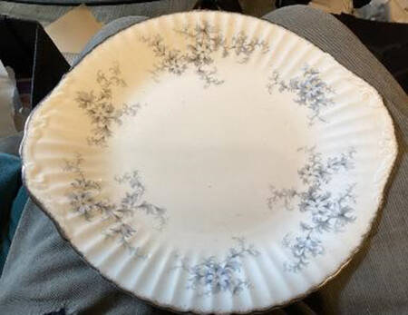 Brides Choice (Fluted) Handled Cake Plate