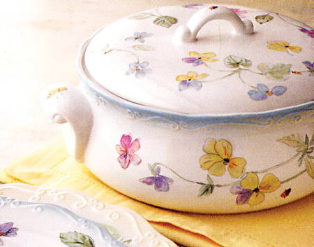 Vienna Floral Round Covered Vegetable