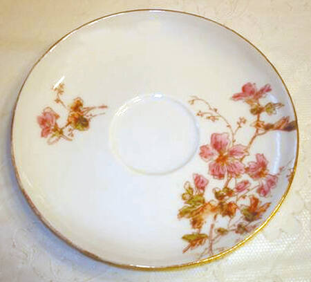 POY465 Saucer