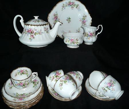 Moss Rose Teapot & Lid