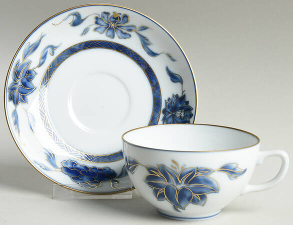 Royal Bouquet Flat Cup & Saucer Set